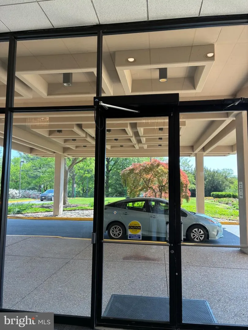 1800 OLD MEADOW ROAD #101 Mclean, VA 22102