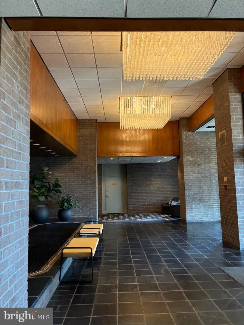 1800 OLD MEADOW ROAD #101 Mclean, VA 22102