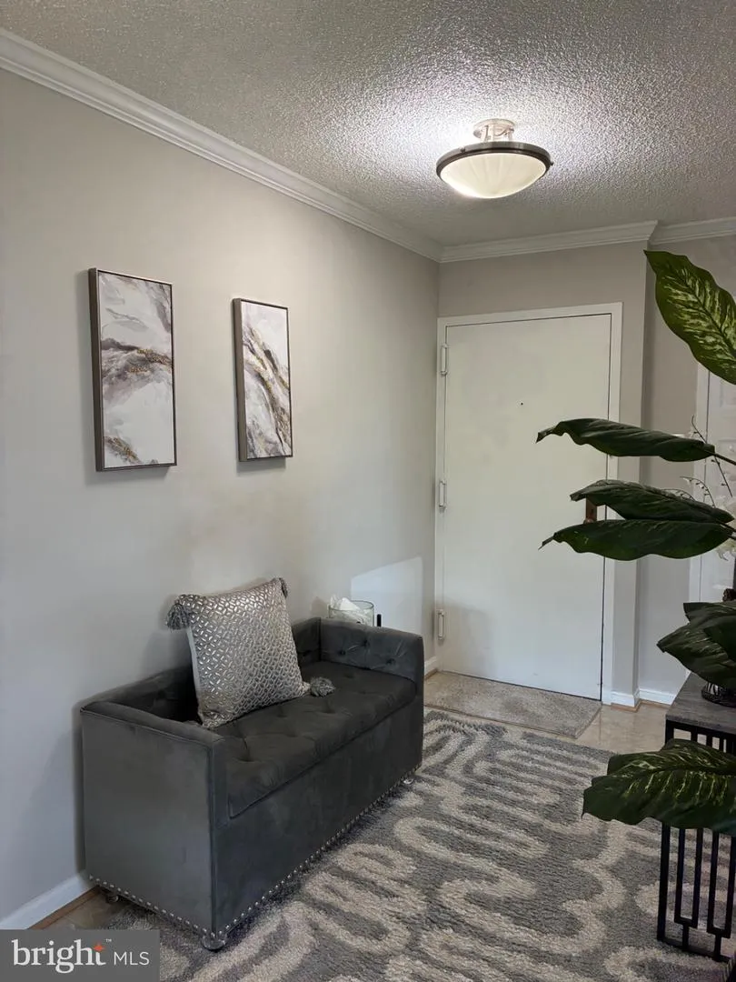 1800 OLD MEADOW ROAD #101 Mclean, VA 22102