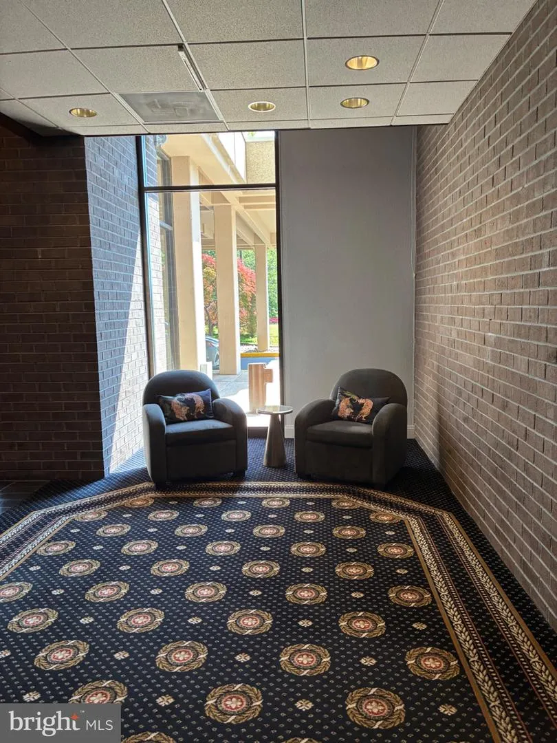 1800 OLD MEADOW ROAD #101 Mclean, VA 22102