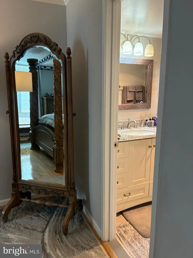 1800 OLD MEADOW ROAD #101 Mclean, VA 22102