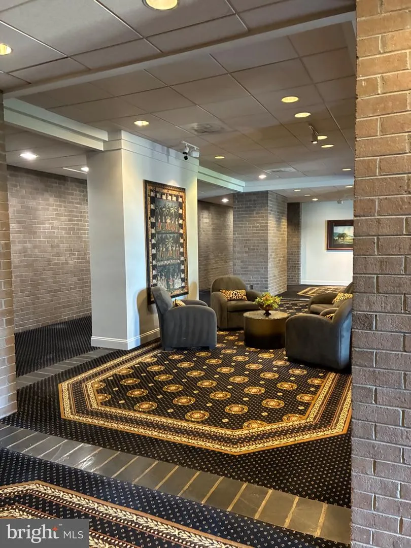 1800 OLD MEADOW ROAD #101 Mclean, VA 22102