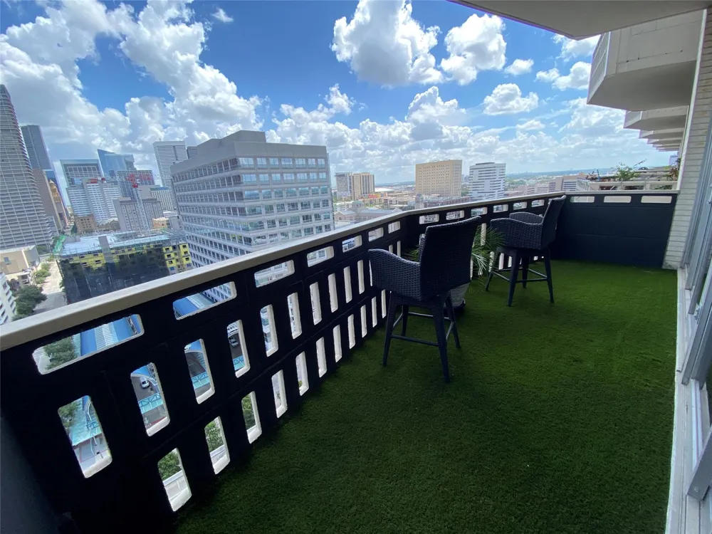 2016 Main Street #1715 Houston, TX 77002