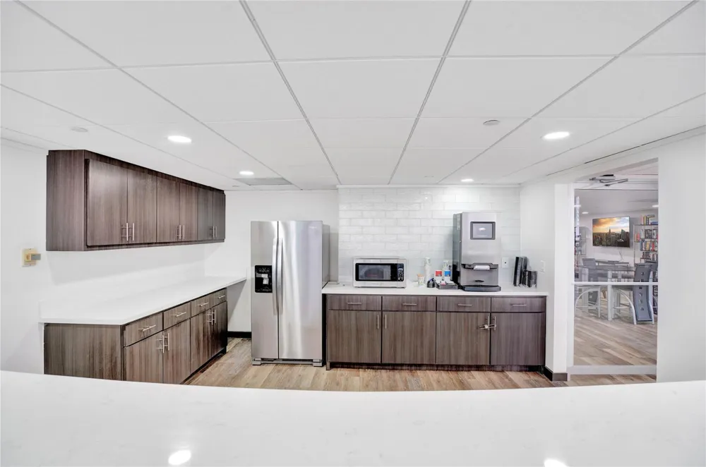 2016 Main Street #1715 Houston, TX 77002