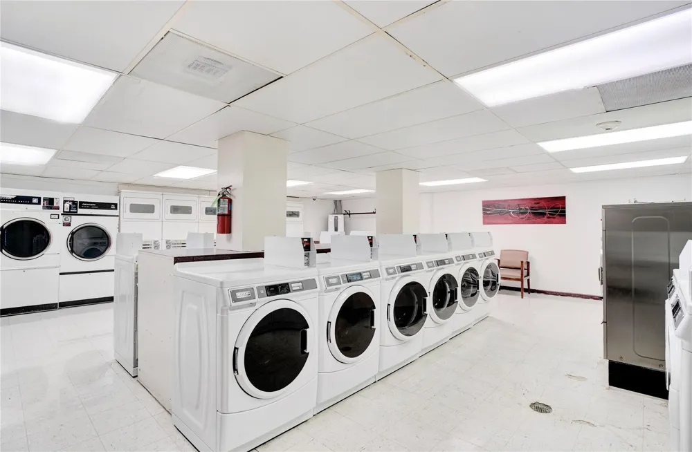 2016 Main Street #1715 Houston, TX 77002