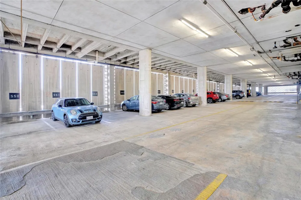 2016 Main Street #1715 Houston, TX 77002