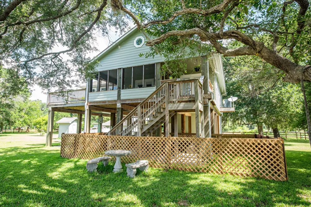1814 County Road 297 Sargent, TX 77414