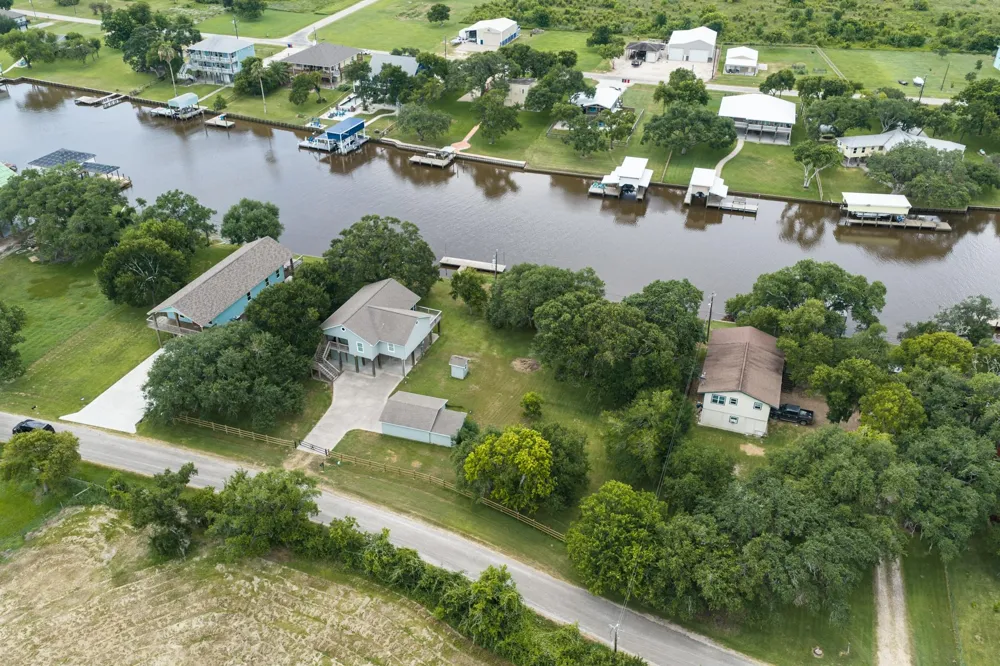 1814 County Road 297 Sargent, TX 77414