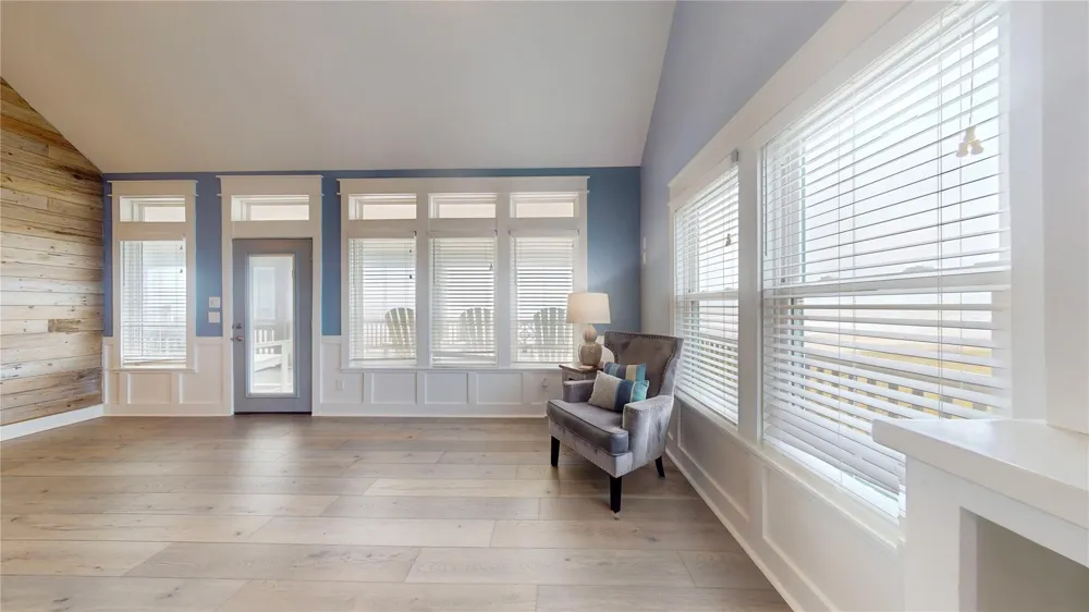997 Austin Street Gilchrist, TX 77617