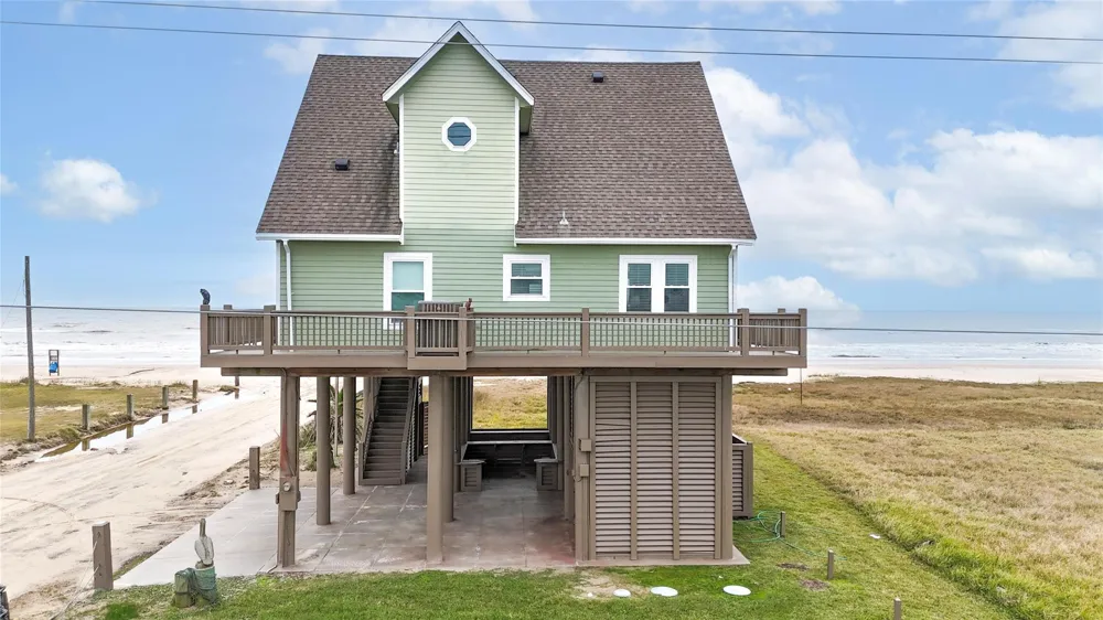 997 Austin Street Gilchrist, TX 77617