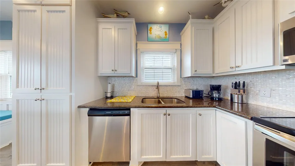 997 Austin Street Gilchrist, TX 77617