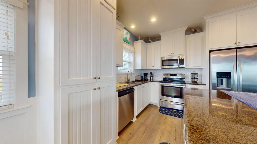 997 Austin Street Gilchrist, TX 77617