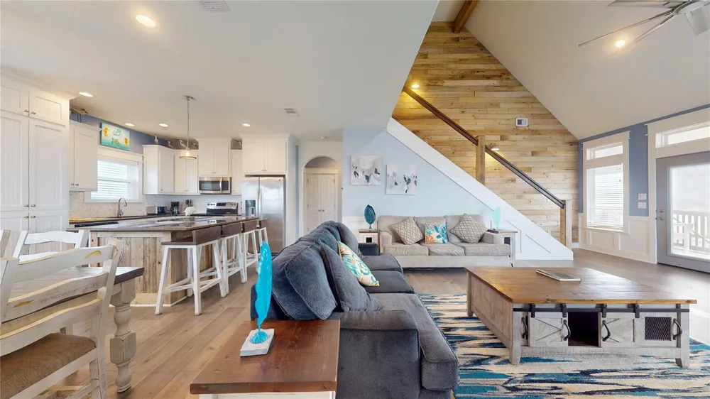 997 Austin Street Gilchrist, TX 77617
