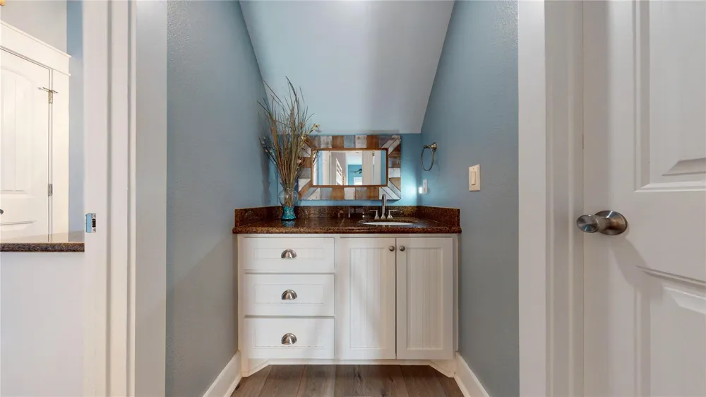 997 Austin Street Gilchrist, TX 77617