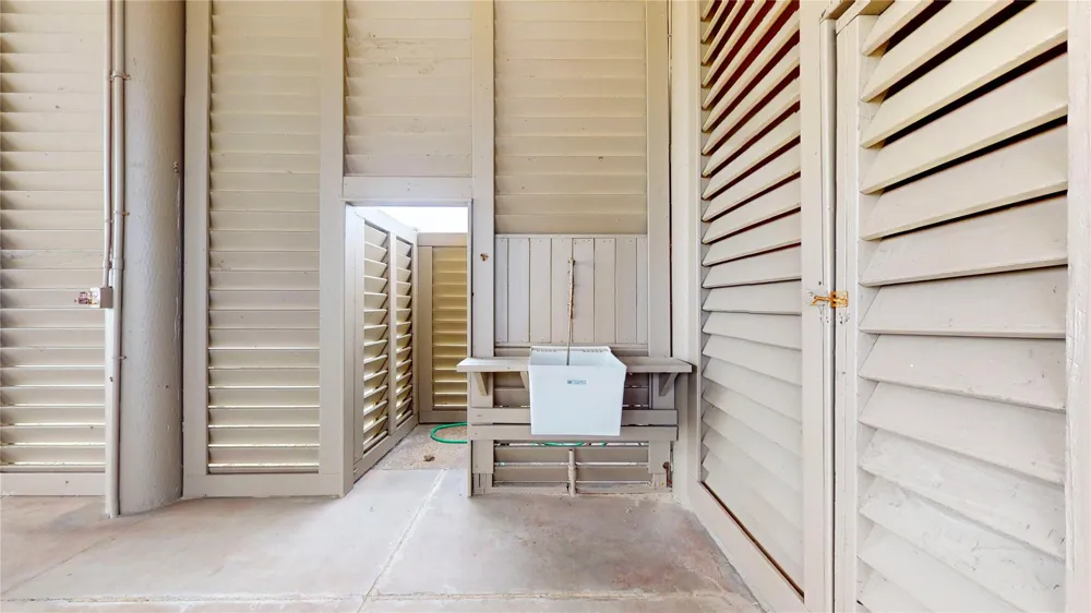 997 Austin Street Gilchrist, TX 77617
