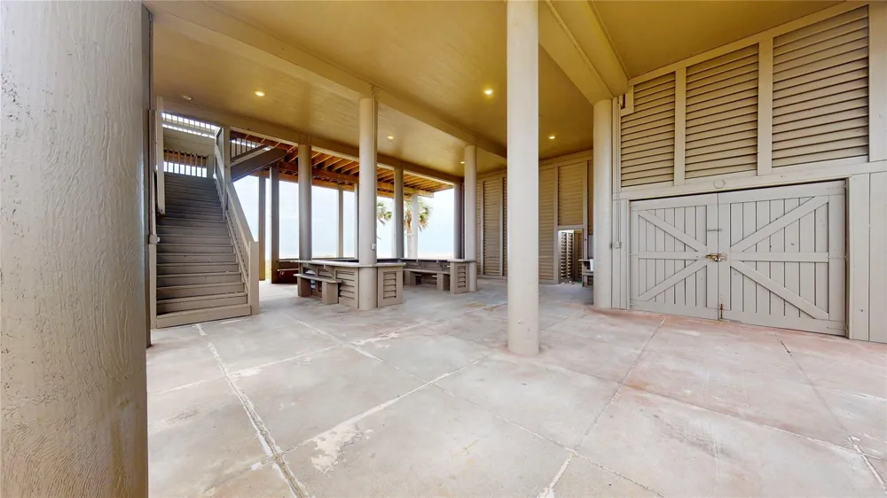 997 Austin Street Gilchrist, TX 77617