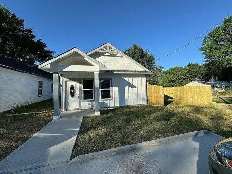 16713 E Forrestal
