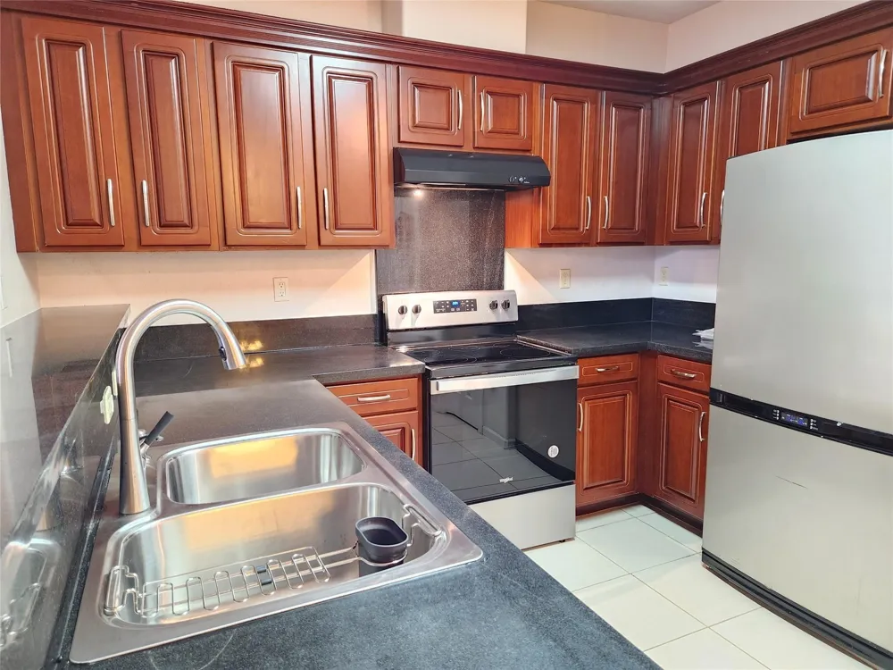 6611 W Sam Houston Parkway S #1A Houston, TX 77072
