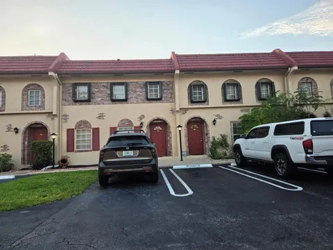 3062 Riverside Drive #4f
