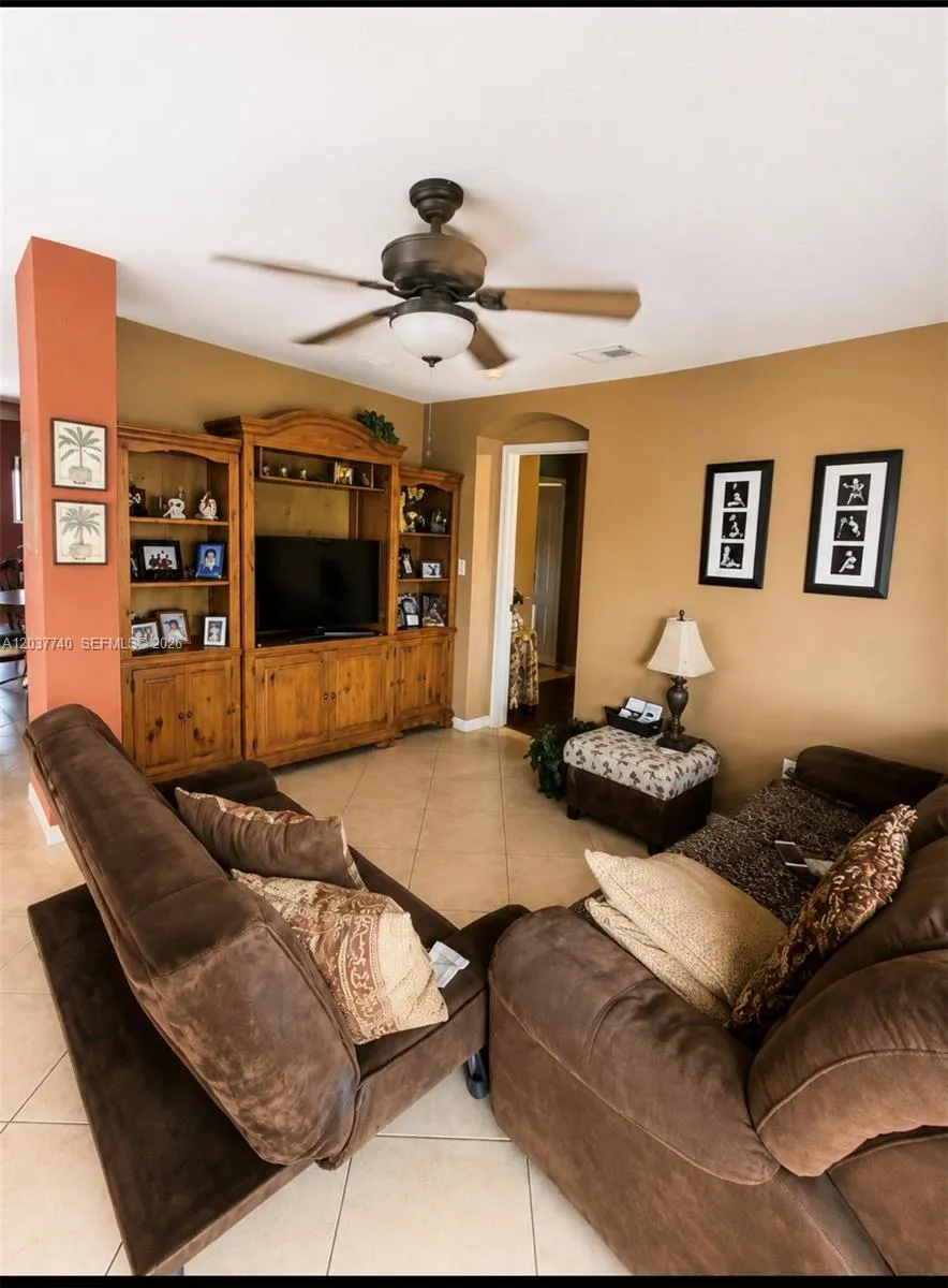 16355 SW 46th Ter #16355 Miami, FL 33185