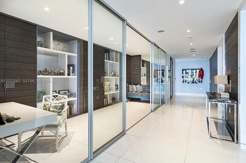 1100 Biscayne Blvd #1501 Miami, FL 33132