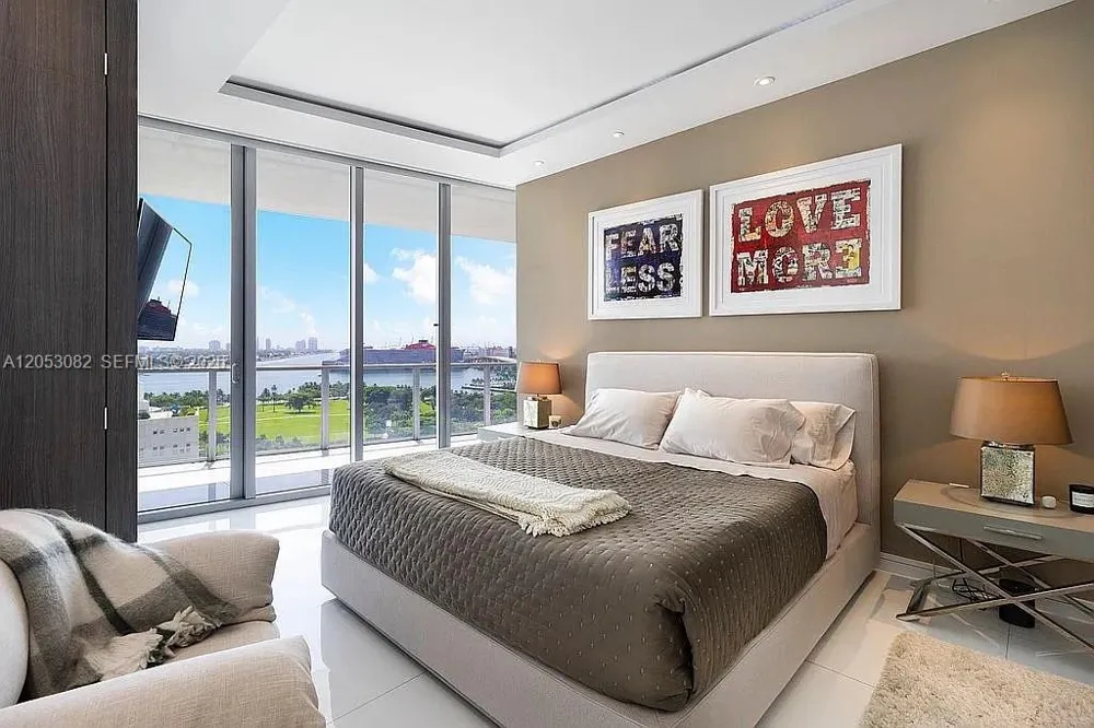 1100 Biscayne Blvd #1501 Miami, FL 33132