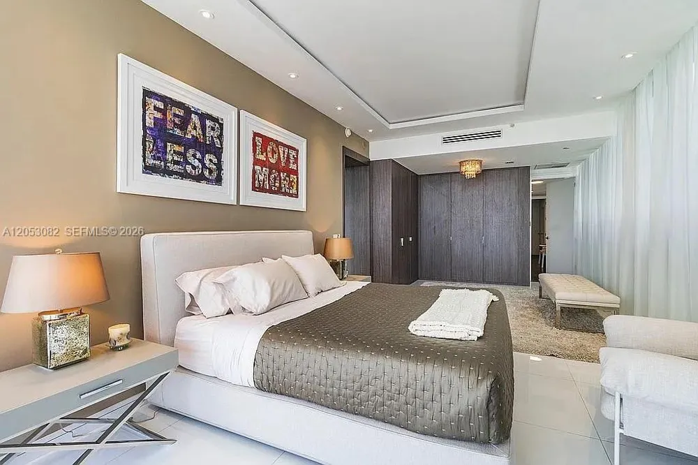 1100 Biscayne Blvd #1501 Miami, FL 33132