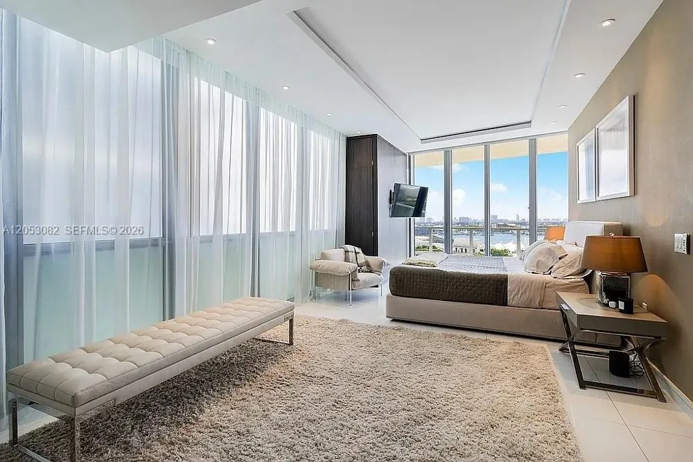 1100 Biscayne Blvd #1501 Miami, FL 33132