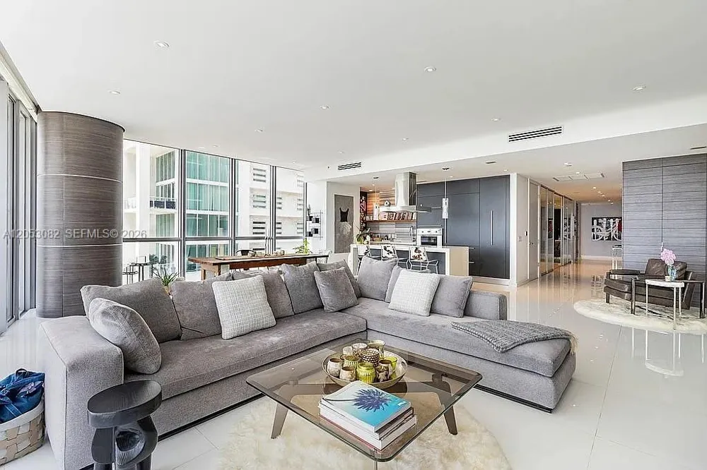 1100 Biscayne Blvd #1501 Miami, FL 33132