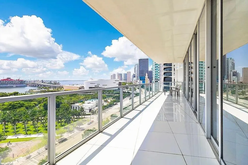 1100 Biscayne Blvd #1501 Miami, FL 33132