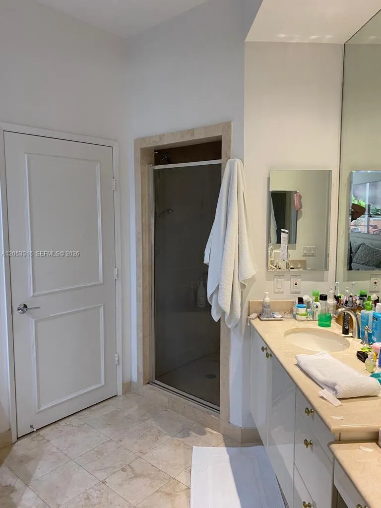 Address Not Shown Key Biscayne, FL 33149