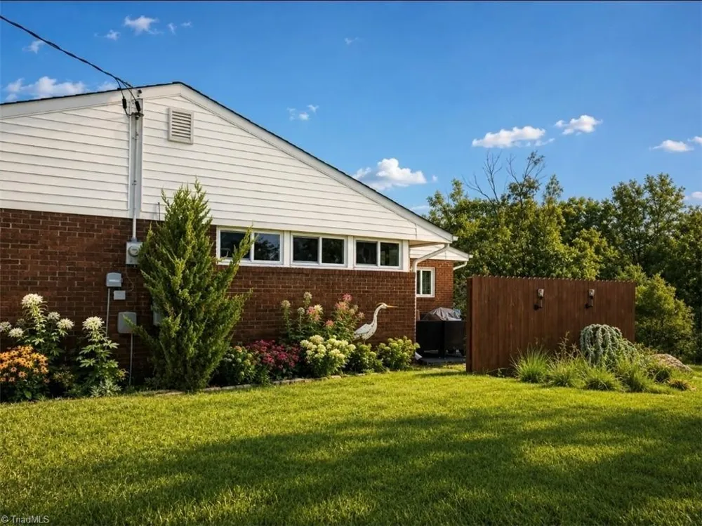 474 Surry Gadsberry Road Pilot Mountain, NC 27041