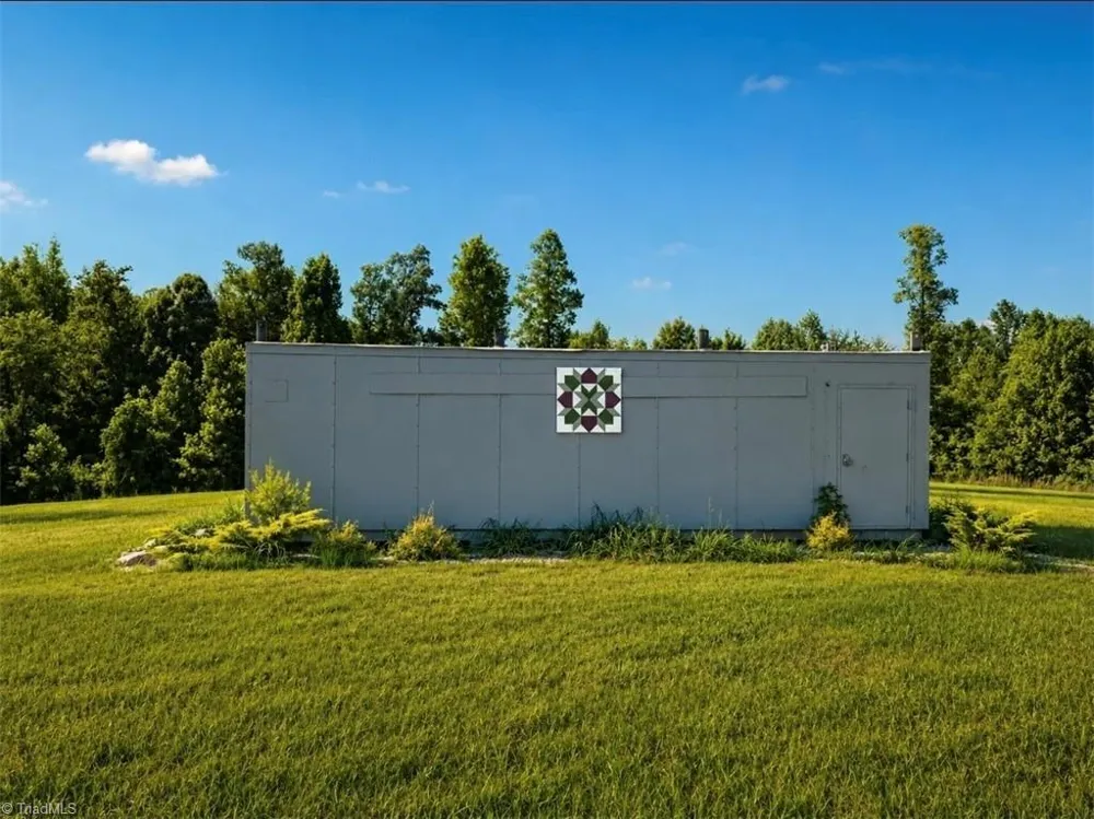 474 Surry Gadsberry Road Pilot Mountain, NC 27041