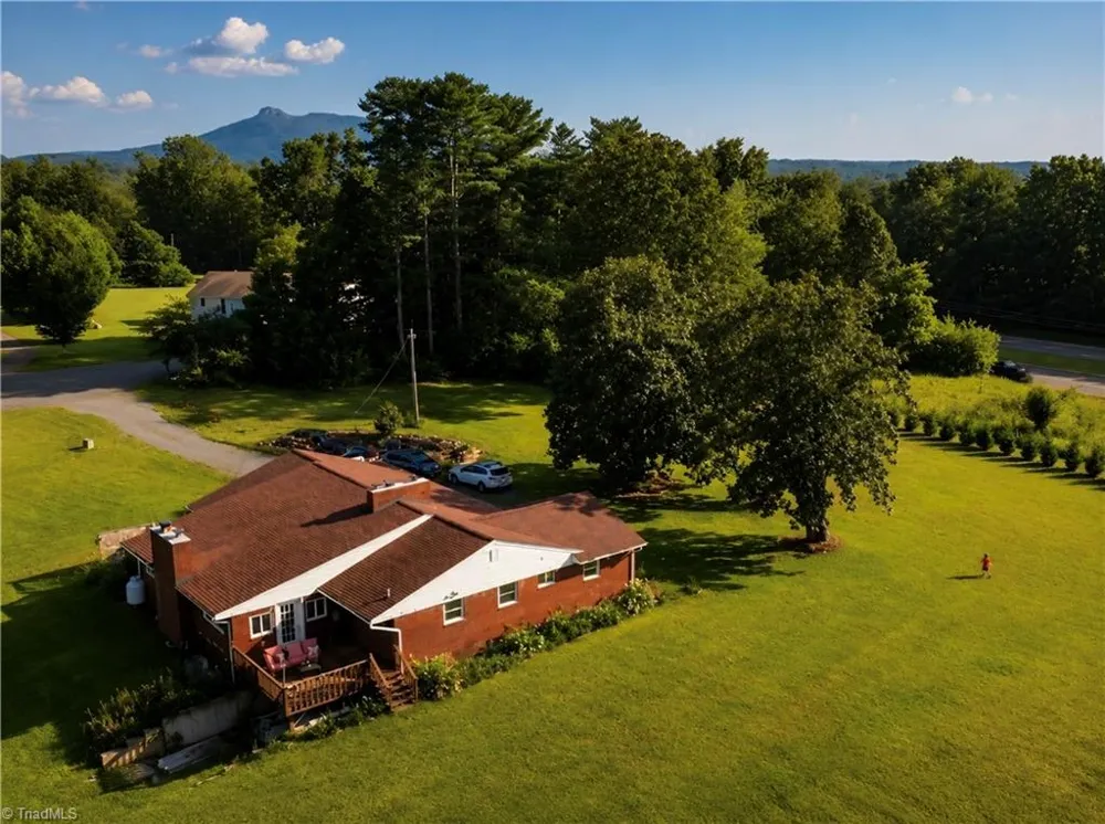 474 Surry Gadsberry Road Pilot Mountain, NC 27041