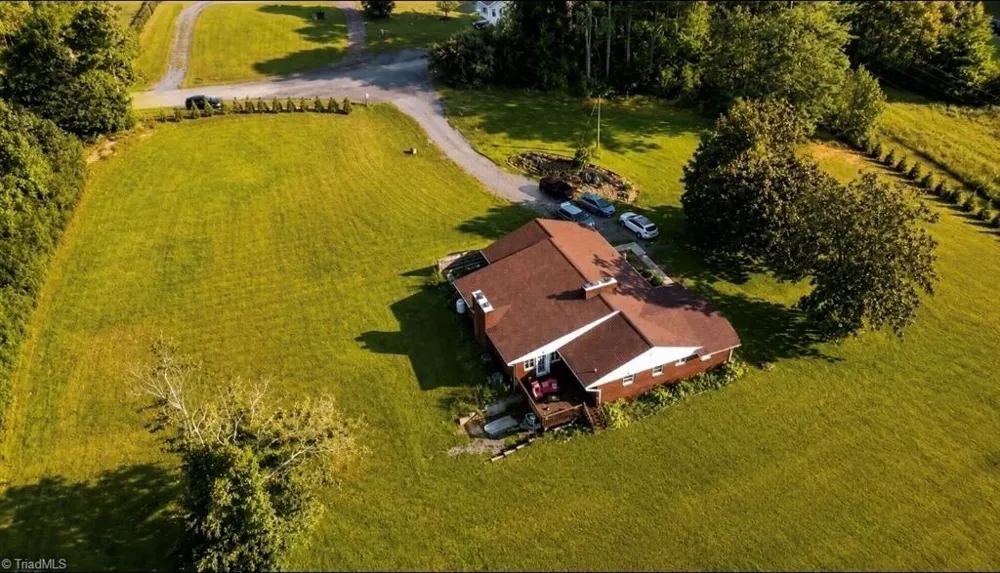 474 Surry Gadsberry Road Pilot Mountain, NC 27041