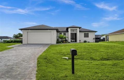 409 NW 25th PL