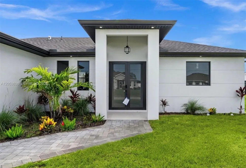 409 NW 25th PL Cape Coral, FL 33993