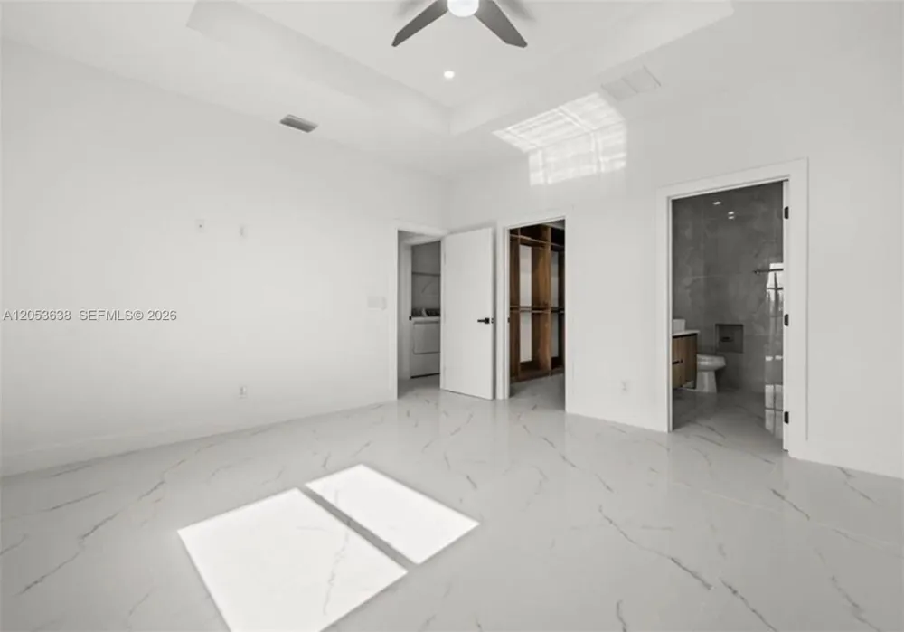 409 NW 25th PL Cape Coral, FL 33993