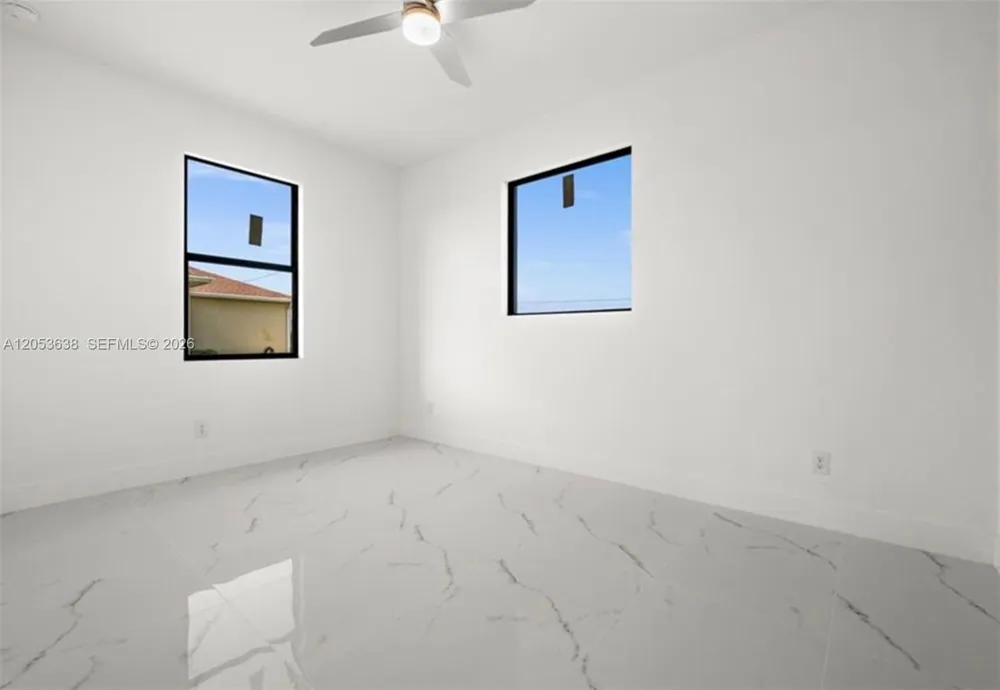 409 NW 25th PL Cape Coral, FL 33993