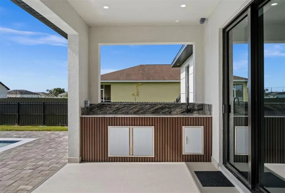 409 NW 25th PL Cape Coral, FL 33993