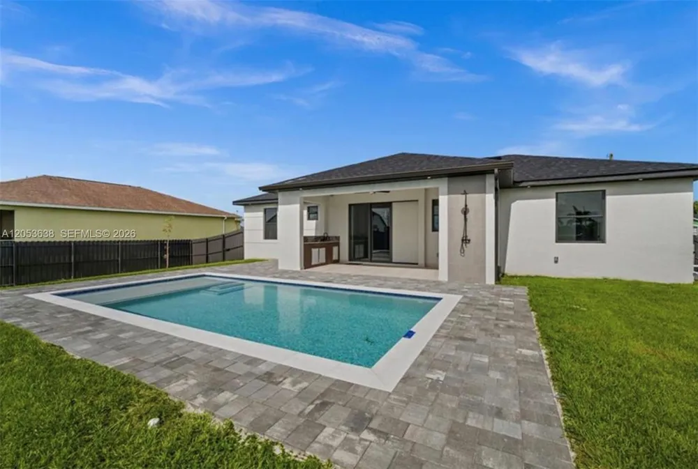 409 NW 25th PL Cape Coral, FL 33993