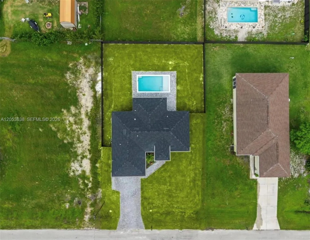 409 NW 25th PL Cape Coral, FL 33993