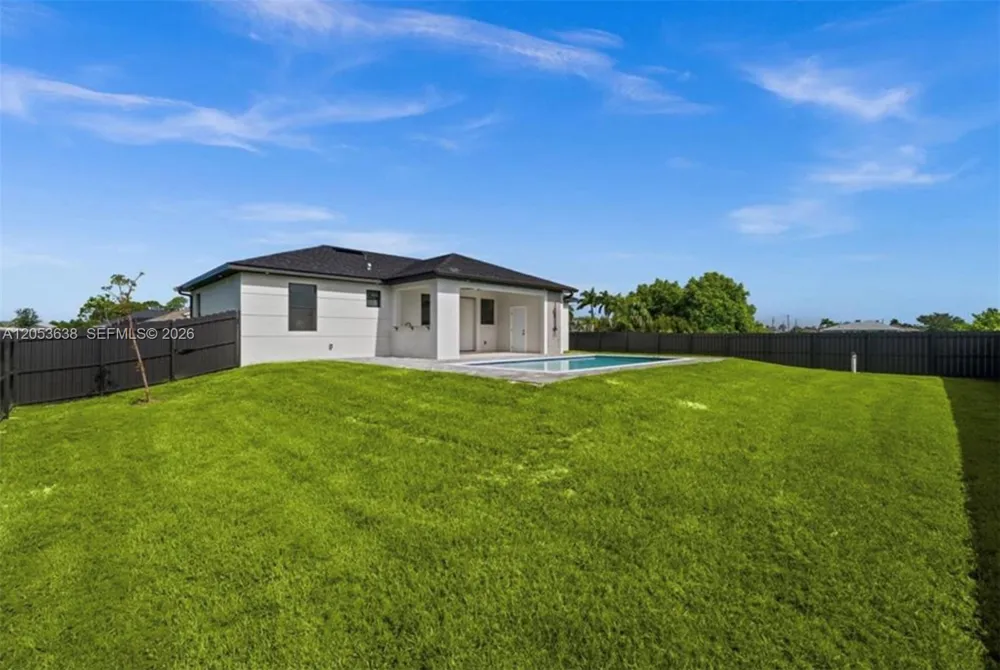 409 NW 25th PL Cape Coral, FL 33993
