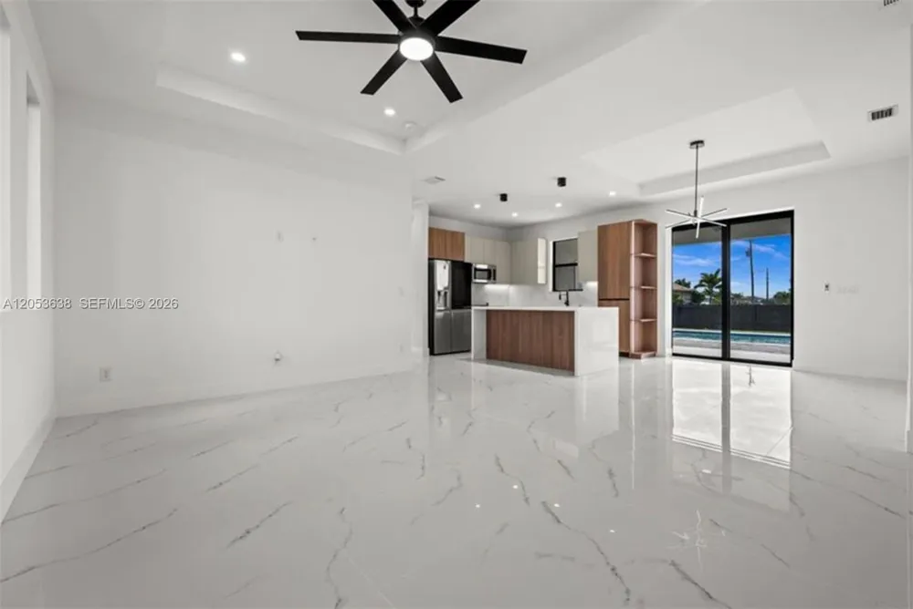 409 NW 25th PL Cape Coral, FL 33993