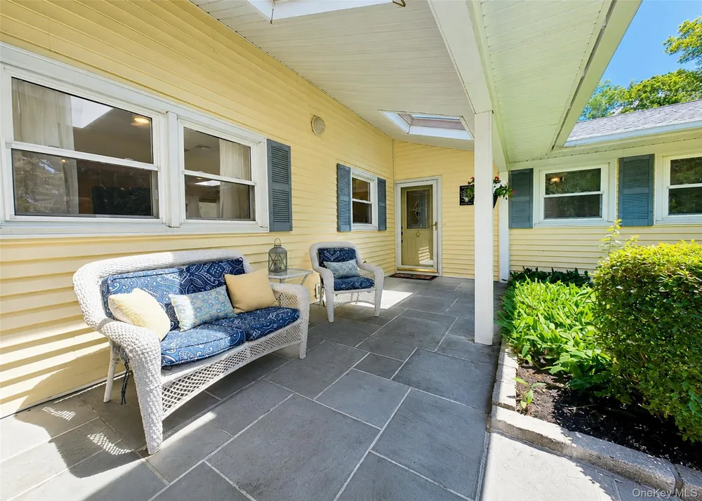 15 Seabrook Lane Stony Brook, NY 11790