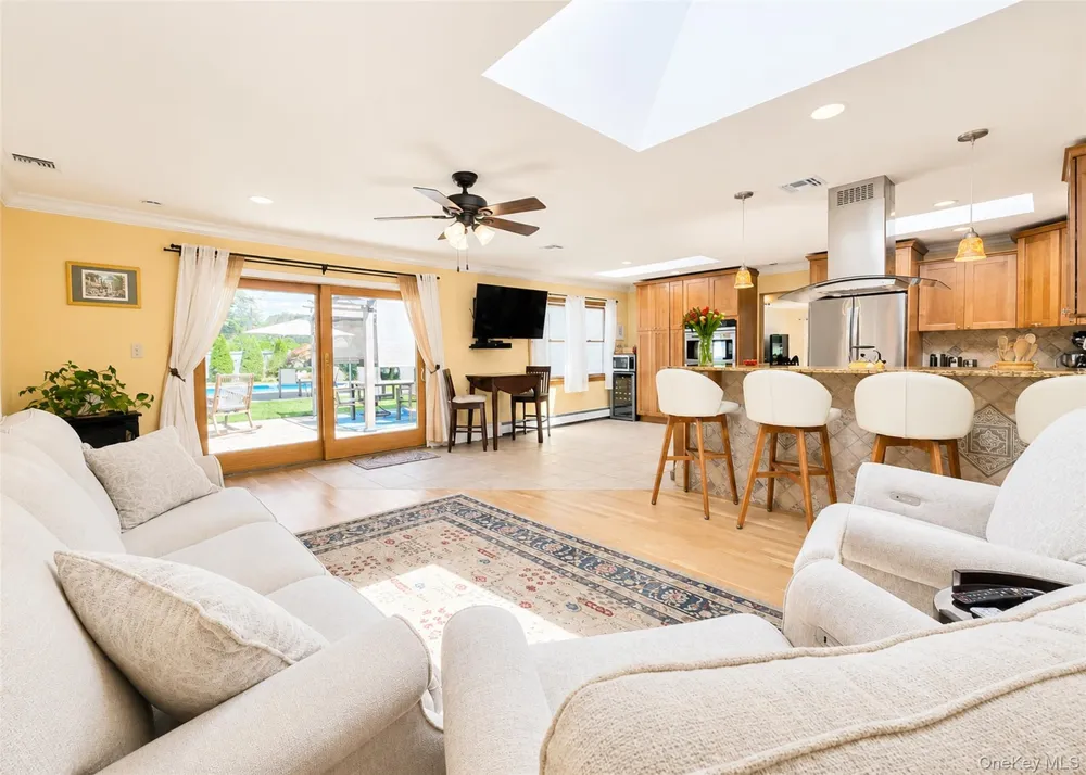 15 Seabrook Lane Stony Brook, NY 11790