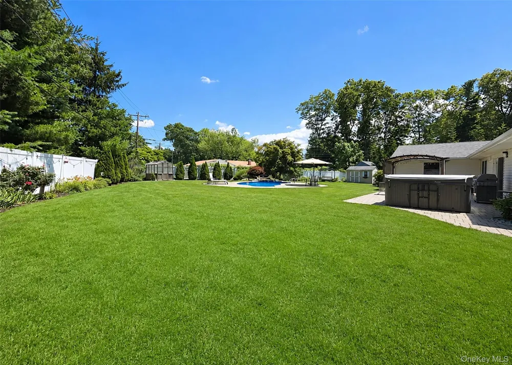 15 Seabrook Lane Stony Brook, NY 11790