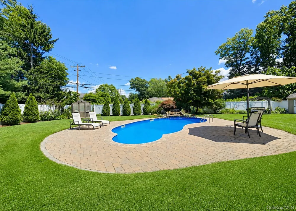 15 Seabrook Lane Stony Brook, NY 11790