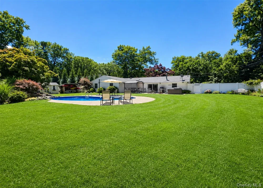 15 Seabrook Lane Stony Brook, NY 11790