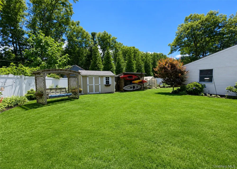 15 Seabrook Lane Stony Brook, NY 11790